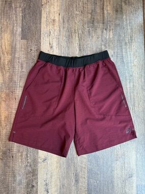 ASICS Men’s Shorts Bungundy Size Medium M 9”
